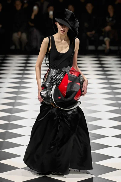 Look 2